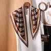 Bufanda Triángulo Perezosa Estilo Francés con Textura Delicada, Adecuada para Uso Diario y Decoración, Bufanda Pequeña para el Cuello de Mujer para Combinar con Camisas, Nuevo Estilo de Moda
