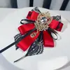 Europeu e Americano Transfronteiriço Retrô Azul Bordado Pesado Strass Borboleta Presente de Casamento Gravata Borboleta Homens e Mulheres Renda Fita Fluida Broche Acessórios