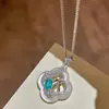 Popular Novo Estilo Chinês Xiaohongshu Beibei Recortado Diamante Azul Flor de Folha Janela Colar Estilo Chinês Luxo Acessível Peça Única Dropshipping