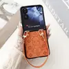 Funda de Oso de Dibujos Animados Adecuada para Teléfono Xiaomi Mix Flip 2, Xiaomi Mix Flip Plegable con Correa, Diseño Sencillo
