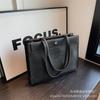 Bolso grande de axila con patrón de lichi de moda para mujer 2023 nuevo otoño popular bolso de hombro de gran capacidad popular bolso tote