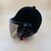 Venta al por mayor de fábrica casco ecuestre casco de caballo de caballero para hombre y mujer tela de terciopelo protección exterior casco de verano cuatro estaciones casco de otoño e invierno