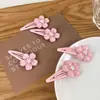 Pinza para el pelo de flor de cerezo rosa estilo japonés para niñas, dulce y delicada con una sensación cremosa, pinza bb de flor de cerezo, accesorio para el pelo para flequillo lateral