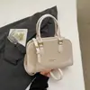 Bolsa de Mão Bolsa Travesseiro de Alto Valor Moda Outono 2025 Nova Bolsa de Ombro Casual Simples Moderna para Trabalho Bolsa Transversal