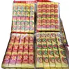 104 hojas de papel amarillo, papel de burbujas amarillo, usadas para ceremonias religiosas y entierros, específicamente para el Festival de la Ropa Fría el 1 de octubre, y para quemar como ofrendas