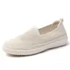 Zapatos de Suela Única Flyknit para Mujer Verano 2026 Nuevos Zapatos Transpirables de Malla Slip-On para Madres de Mediana Edad y Mayores Zapatos para Caminar Zapatos Casuales
