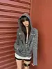 Chaqueta cárdigan con capucha y cremallera frontal de ajuste ceñido con estampado de notas musicales góticas y tótem de nicho original para hombres y mujeres