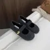 Zapatos retro Mary Jane grises con una sola tira, adecuados para otoño e invierno, con un diseño cálido forrado de felpa, y disponibles como mocasines para mujer