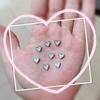 Joyería para uñas con forma de corazón de amor de madre con concha roja de red, borde de uña, textura de metal de circón, corazón de melocotón, joyería de aleación de diamante para uñas