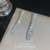 Pendientes Largos de Gota Estilo Transfronterizo Europeo y Americano Exquisitos y Únicos con un Ambiente Exagerado y Elegante, Personalidad Distintiva y Única