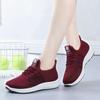 Mães de meia-idade e idosas sapatos casuais velhos sapatos de pano de Pequim sapatos femininos planos confortáveis sapatos femininos na moda sapatos respiráveis por atacado