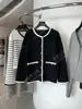 Liquidación 160 Suéter Cardigan de Algodón Orgánico Tipo Bouclé Estilo Chanel con Botones Grabados y Bordes Contrastantes