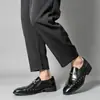 Transfronteiriço tamanho grande 2026 mocassins masculinos com fivela de metal e rebites, slip-on, sapatos sociais formais de couro, sapatos masculinos 38-46