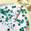 Diamante Tallado Especial de Fondo Plano Esmeralda Cruzado Europeo y Americano Armadura de Palacio Verde Navideño Uña Mariposa Uña de Cristal Joyería