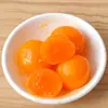 Entrega de una pieza Yema de huevo salado Golden Qixiang mediano 220g fábrica mayoreo yema de huevo crujiente pastel de luna yema de huevo