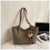 Bolsa Retro de Gran Capacidad para Comercio Exterior para Mujer 2026 Nueva Primavera Otoño Casual para Viajes Diarios Bolso de Hombro Único Bolso Tote Simple Versátil