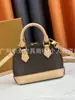 Bolso de mano mini con forma de concha para mujer, bolso de hombro de cuero, bolsa de almacenamiento, bolso cruzado, ventas directas de fábrica, Guangzhou
