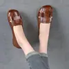 Sandalias de Cuero Suave sin Cierre de Caña Baja para Mujer 2026 Verano Nuevo Estilo Artístico Retro Versátiles Planas de Punta Cerrada Antideslizantes Zapatos de Madre