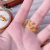 Loja de Ouro Mesmo Estilo Pontilhado Escovado Diamante Florzinha Anel de Fita de Seda Artesanato Antigo Italiano Escovado Ouro Exquisito Dedo