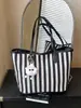 Bolsa Grande de Lona Listrada para Mulheres Outono e Inverno 2026 Nova Bolsa de Ombro de Grande Capacidade Bolsa Tote Casual Fashion