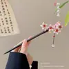 Moderna y versátil horquilla de estilo antiguo para mujer, diseño floral, sensación elegante y de alta gama, horquilla tradicional, nuevo modelo 2026 accesorio para el cabello