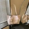 Bolsa Tote Verão 2026 Novo Estilo, Grande Capacidade, Cor Sólida da Moda, Bolsa de Ombro Elegante para o Dia a Dia, Bolsa de Braço Tendência