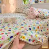 Sábana de tela de nido de abeja grado A, pieza única, para uso doméstico, dormitorio, residencia estudiantil, tamaño individual o matrimonial, juego de tres fundas de almohada, no está hecha de 100% algodón, apta para todas las estaciones