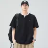 Nova Camiseta de Manga Curta para Homens Verão 2025, Gola Redonda, Falsa Peça Dupla com Decote V, Manga Três Quartos, Retro Japonês Versátil Tendência