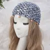 Gorro de Punto Hueco con Lentejuelas para Industria Pesada Sombrero con Colgante de Borla Retro Celebridad de Internet Personalidad Brillante Destello Gorro Pullover Venta al por Mayor