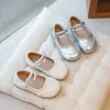 Zapatos de cuero para niñas 2026 nuevos zapatos de primavera y otoño para niños zapatos de princesa para niñas suela blanda estilo bosque zapatos de otoño para niñas