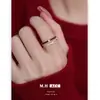 Anillo de Diamante Entrelazado Rojo Estilo Palacio para Mujer, Lujo Accesible, Retro, Simple, Versátil, Anillo de Gama Alta con Goteo de Aceite de Nicho