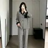 Pijama de espinha de peixe de alta qualidade para mulheres, conjunto de mangas compridas para primavera e outono, pode ser usado fora de casa, elegante para ficar em casa, design de borda contrastante
