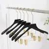 Tienda de Ropa Especial Set de Perchas para Ropa de Hombre y Mujer Acrílico Negro Plástico para Ropa de Niño Clip para Colgar Pantalones Venta al por Mayor