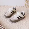 Zapatillas de Entrenamiento Estilo Coreano para Niños 2025 Nuevo Modelo Otoño Niños y Niñas Tenis Casuales Zapatos Blancos Estudiante Zapatos para Bebé Padre-Hijo