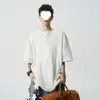 Camiseta Masculina Henley de Manga Curta Estilo Old Money Verão 2026, Camiseta Casual Texturizada Versátil de Caimento Solto Vintage