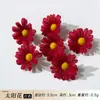 Venta directa de fábrica de flores artificiales rojas con miles de estilos para elegir, incluyendo rosas burdeos y dalias, para materiales de decoración de bodas