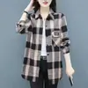 Camisa de Cuadros Suelta de Corte Ajustado Nueva para Mujer de Primavera y Otoño, Camisa Elegante para el Exterior que Reduce la Edad, Top Versátil de Primavera para Mujer