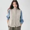 Colete de tricô sem mangas em algodão cashmere para mulheres, uma peça versátil para sobreposição no outono e inverno, com corte solto, gola alta e proporcionando calor como uma jaqueta ou peça externa.