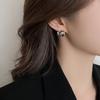 Pendientes de metal de tres anillos estilo frío para mujer, diseño de nicho popular, nuevos y lujosos, ligeros y accesorios para las orejas.