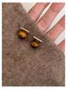 DOUDOUSTORE Aguja de Plata 925 Geométrico Palabra Color Maillard Otoño e Invierno Aretes Retro Aretes de Personalidad Simple
