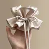 Scrunchie de Satén con Lazo de Doble Capa Textura de Alta Gama Cuerda para Recoger el Cabello en Cola de Caballo Baja Flor para el Cabello