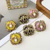 Pendientes de Resina de Abeja Dorados Rusos Galvanizados Vintage de Lujo Ligero Diseño de Nicho Pendientes Retro de Palacio Occidental Joyería en Stock