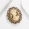Broche de cabeza de belleza retro anaglifo de estilo japonés y coreano, alfileres de nicho de alta gama de moda europea y americana con diamantes, ramillete estilo palacio.