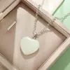 Amor transfronteiriço popular europeu e americano pingente de pedra luminosa amigos simples moda vidro luminoso clavícula corrente pingente