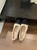 Sapatos Peludos de Salto Grosso Estilo Coreano, Estilo Chanel, para Mulheres, Novo Outono e Inverno 2025, Bico Quadrado, Pelúcia, Mary Jane, de Algodão