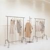 Estante de exhibición para tienda de ropa de mujer, estante para ropa de piso a techo, acero inoxidable plateado cepillado, estante de exhibición, colgador, estante para ropa de mujer
