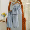 2025 Más Vendido Conjunto de Dos Piezas para Bebé Niña: Top Bordado con Tirantes Estilo Muñeca + Pantalones de Mezclilla Lavados de Alta Resistencia