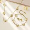 Set de Joyería de Acero de Titanio de Cuatro Piezas con Trébol de Cuatro Hojas de la Suerte de Venta Caliente, Elegante y Lujoso Set de Trébol de Cuatro Hojas de Acero de Titanio
