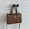 Bolso cruzado de nicho coreano para mujer, bolso de hombro versátil de alta gama para el día a día, bolso de mano simple a la moda, lujo ligero