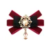 Broche de Terciopelo Retro Europeo y Americano Personalizado con Lazo, Flor de Encaje y Decoración de Cuello Estilo Chanel